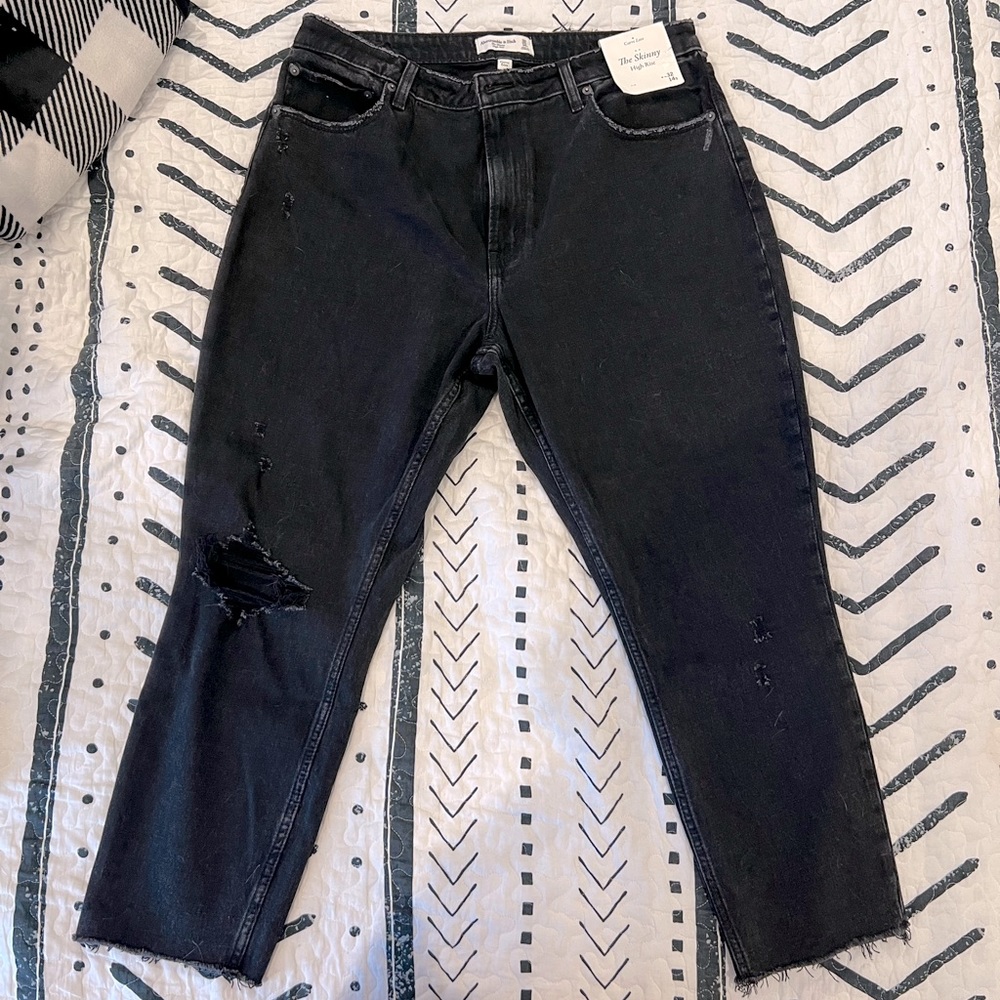 NEW Abercrombie Curve Love Skinny High Rise Jean, Black, 32/14 Short